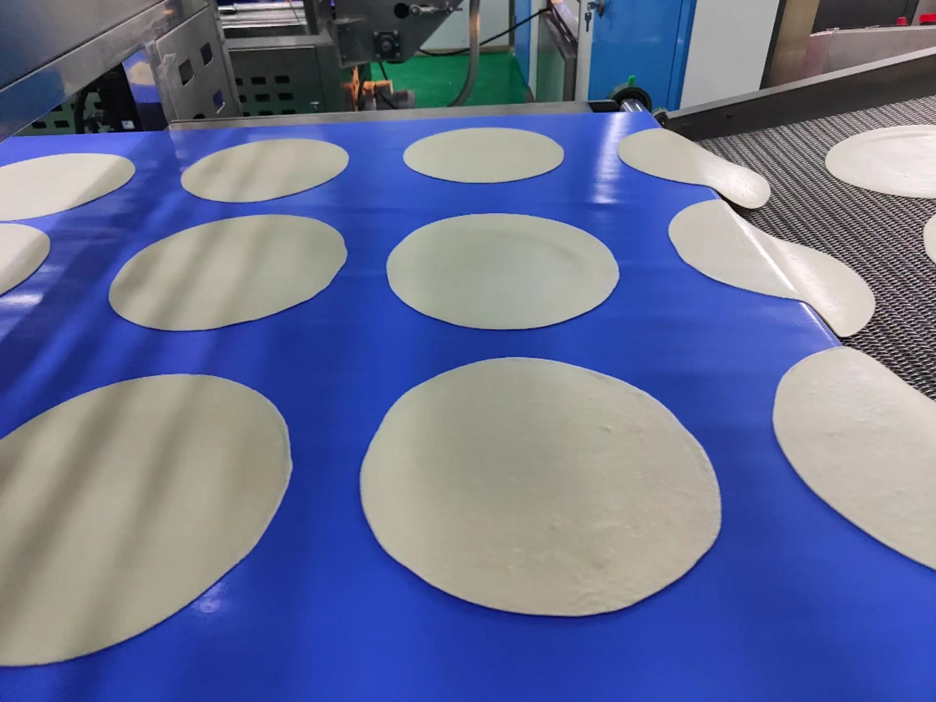 Open a new era of efficient production: FQTT Fully automatic Mexican tortilla production Line